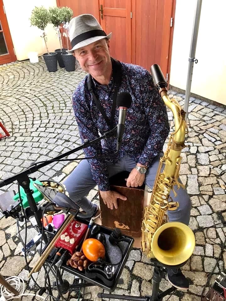 zivyjukebox - Vláďa Saxman Drtina & The Party Band 1